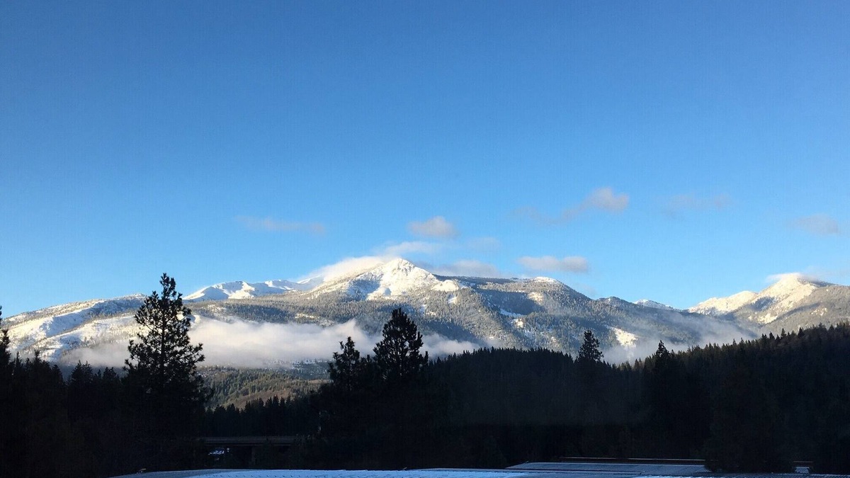 Mount Shasta House | PROMO 10% WEEKLY AND 15% MONTHLY DISCOUNTnMt. Shasta Cabin/Black Butte Mountain