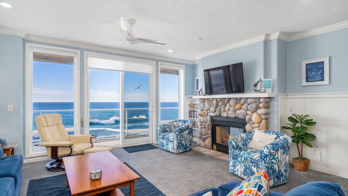 Depoe Bay Condo | Promo! Second Floor Oceanfront Condo with Pool, Hot Tub, Wifi and Much More!
