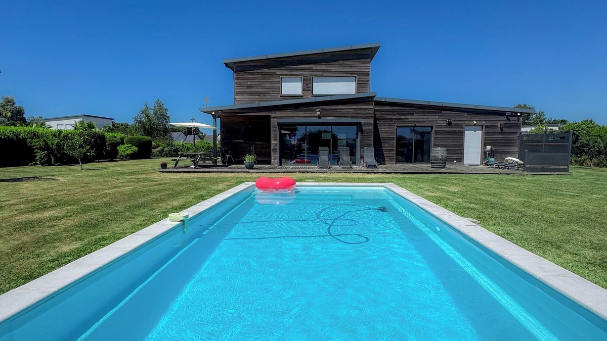 Loctudy House | PROMO ! Vacation home in Loctudy, private heated pool