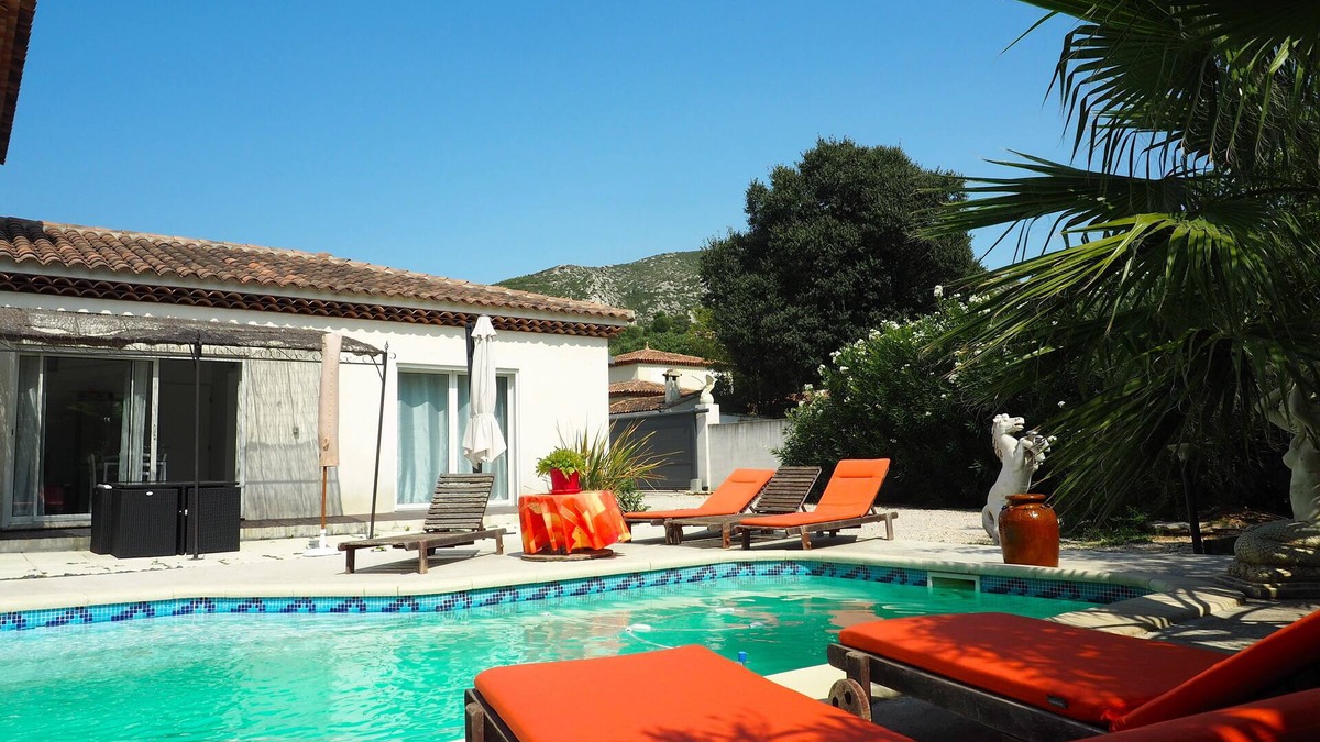Gemenos Villa | Promotion! Villa of 50m2 at the foot of Ste Baume with private pool