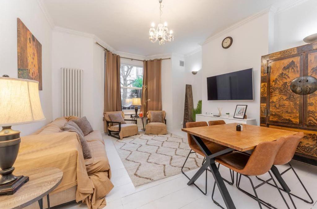 Hammersmith Broadway Apartment | property discarded