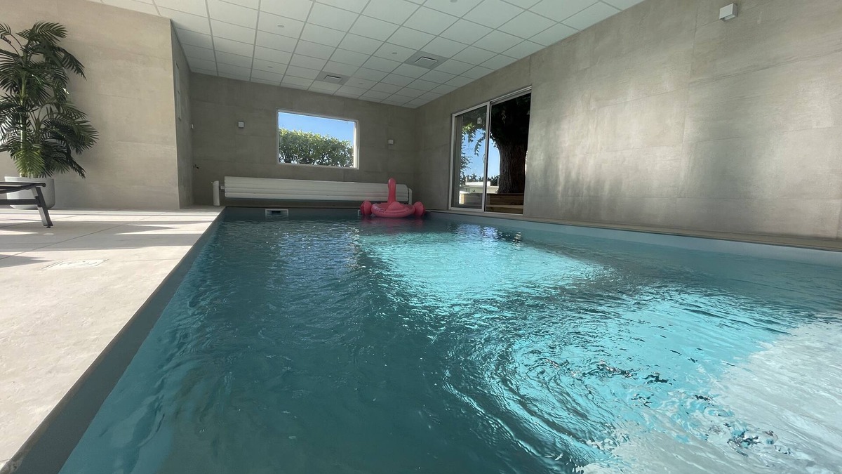 Bouleurs House | Property with indoor pool 15min DISNEYLAND