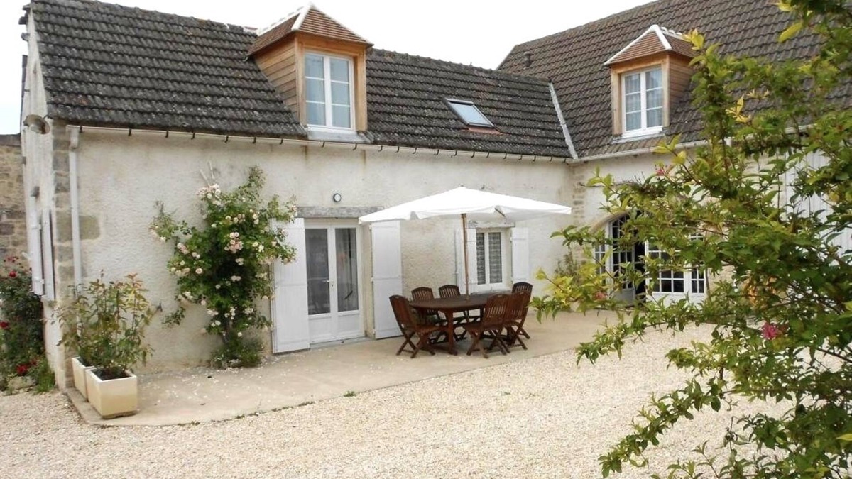 Courcelles Cottage | Property With seasonal pool, four-star cottage in the heart of the Loire Valley .