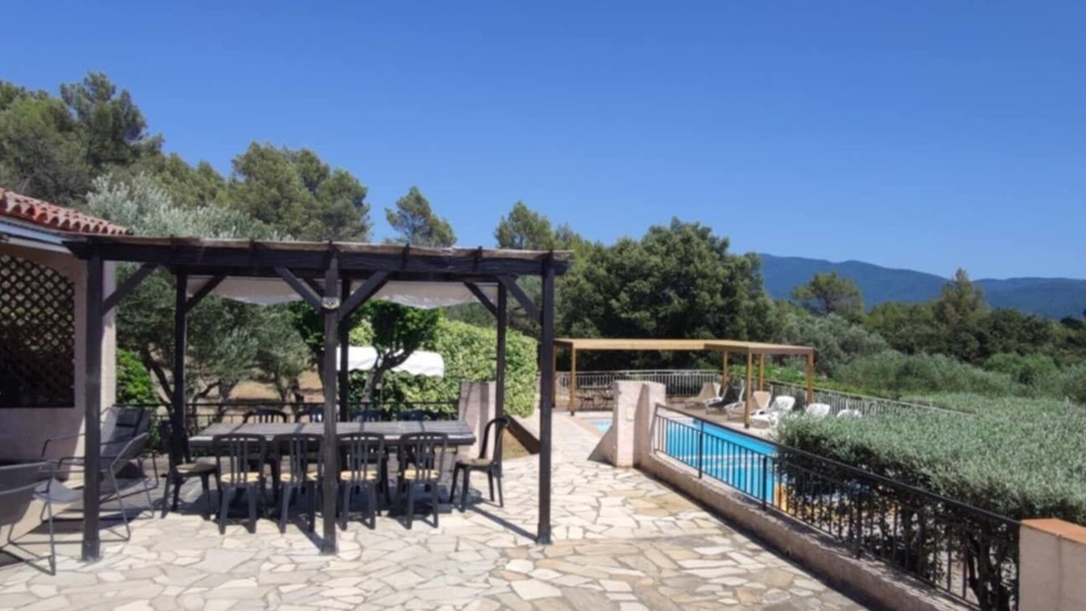Carnoules Villa | Propriété 10/12 Personnes Avec Piscine au Calme