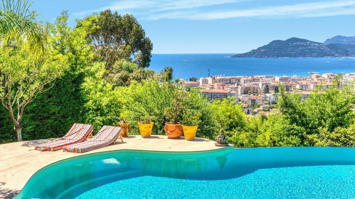 Cannes La Bocca Villa | Propriété Avec Deux Maisons vue mer Panoramique