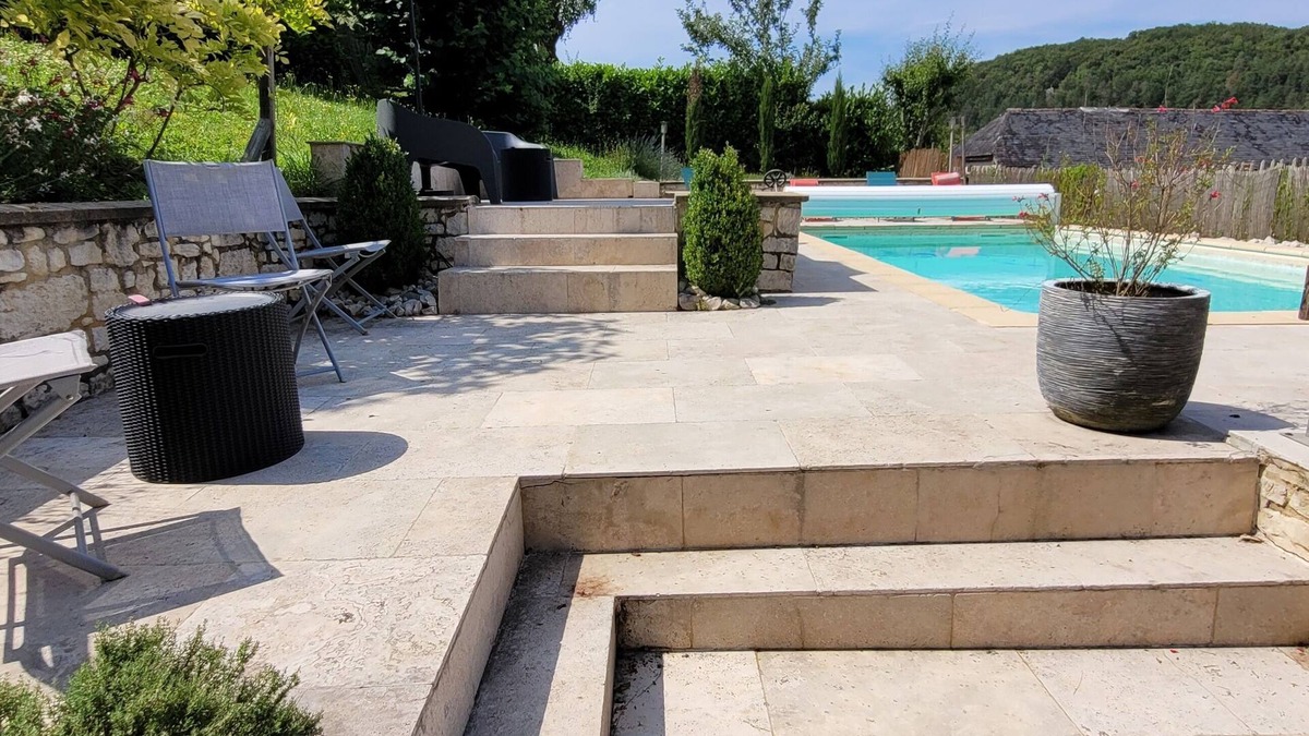 Coly House | Propriété de Caractère Comprenant 2 Maisons et une Piscine
