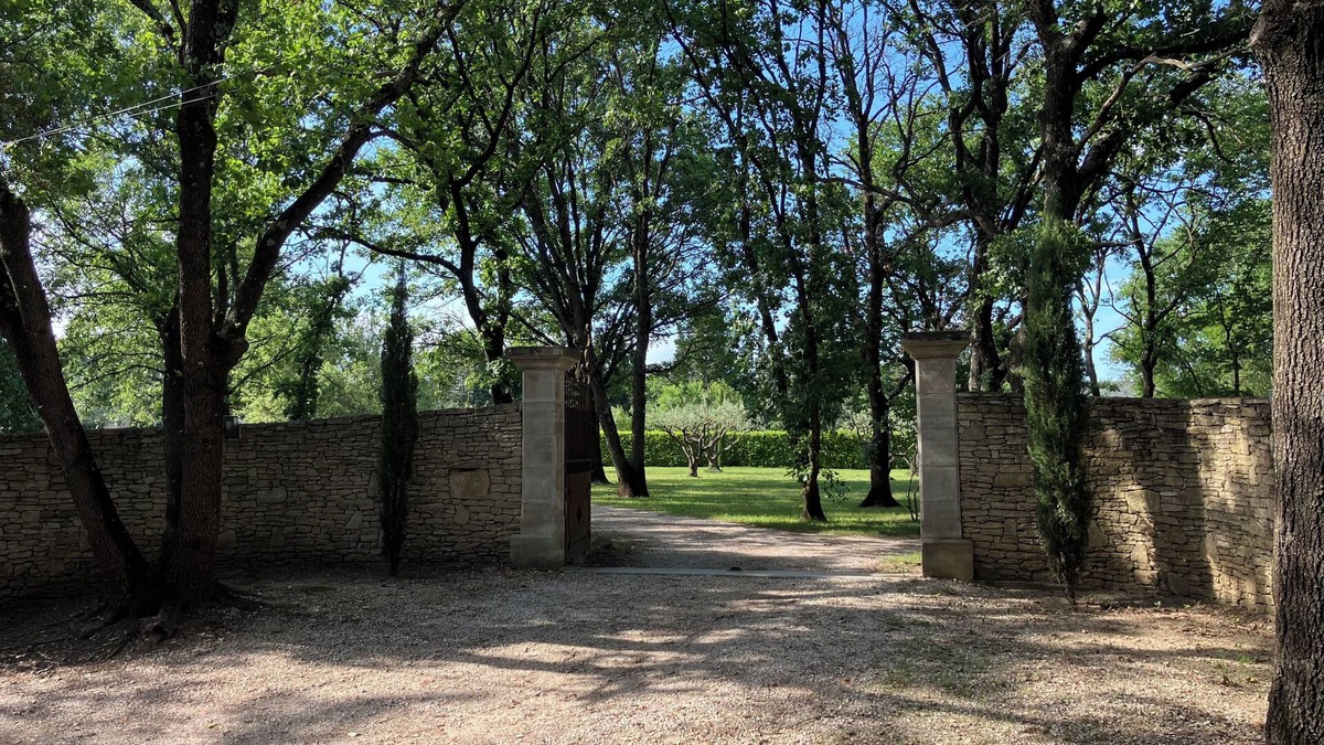 Saint-Quentin-la-Poterie House | Propriété de Charme Dans un Havre de Paix