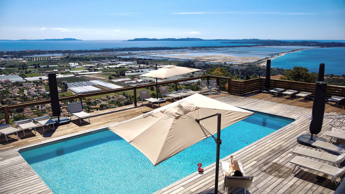Hyeres Villa | Propriété des Cistes-Magnifique vue Mer îles d'Hyères 180°- Piscine 6*12m