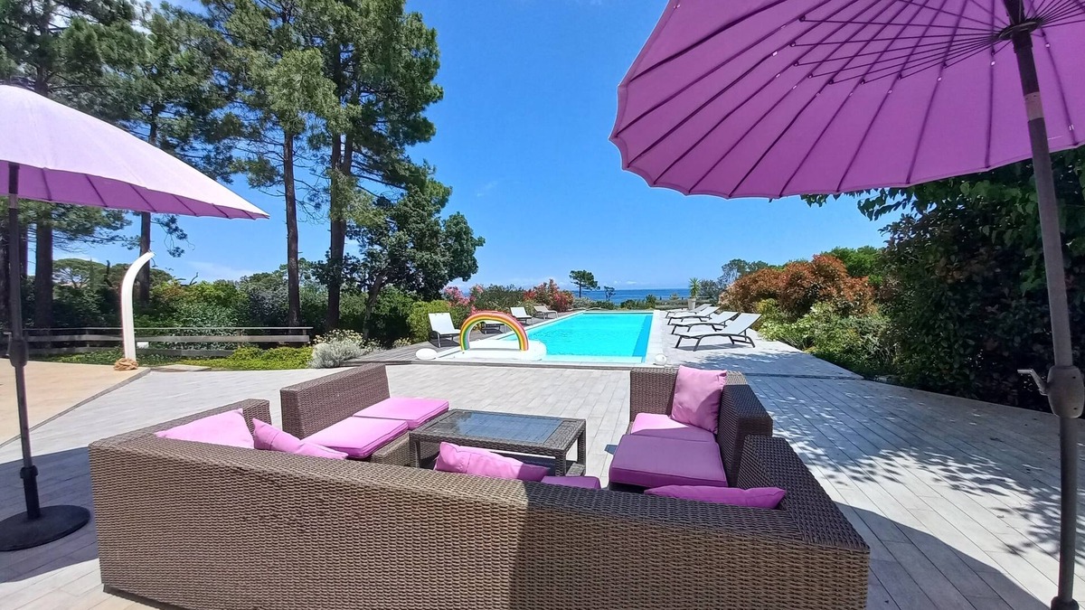 Favone Villa | Propriété Pieds Dans L'eau Plage de Sable Intimiste au Bout du Jardin