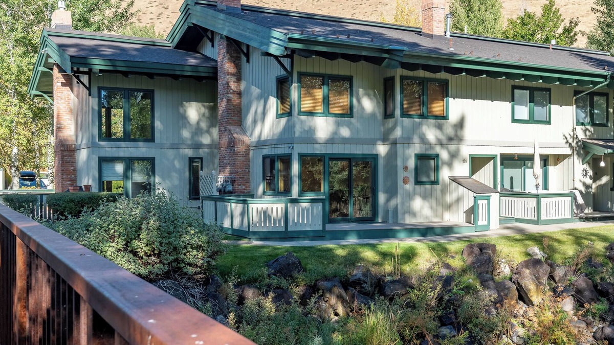 Warm Springs Condo | Prospector Condo 158- Beautifully Remodeled Creekside Condo Walk to Slopes.