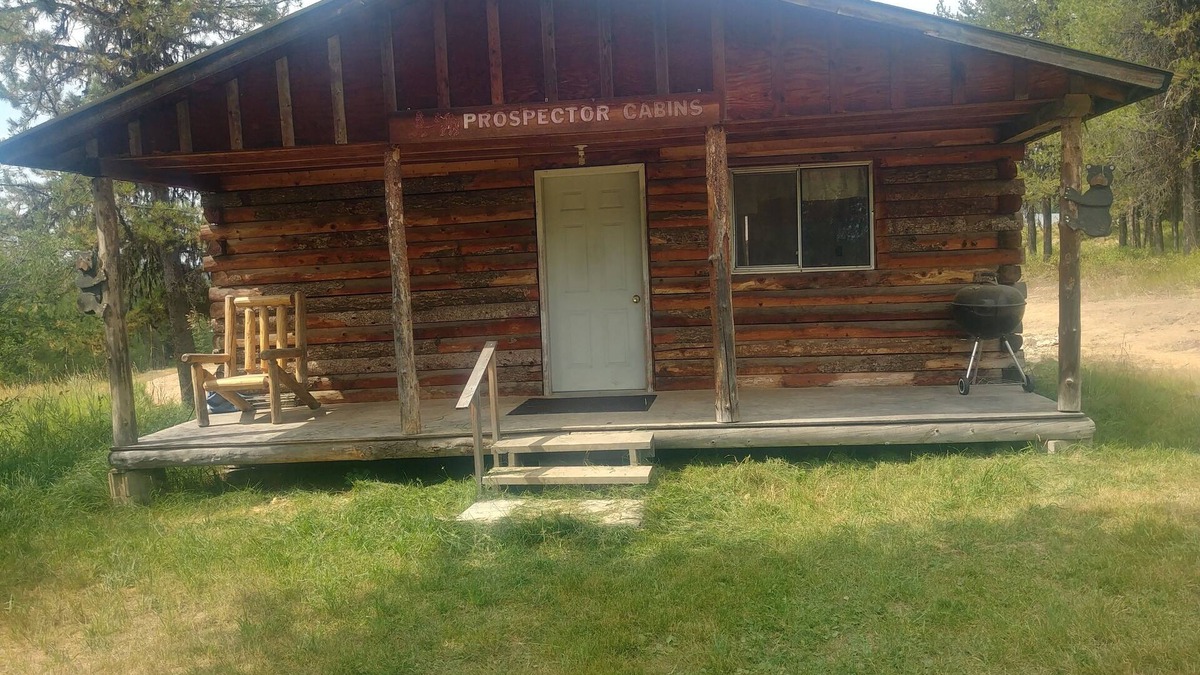 Elk City Cabin | Prospector Hitching post