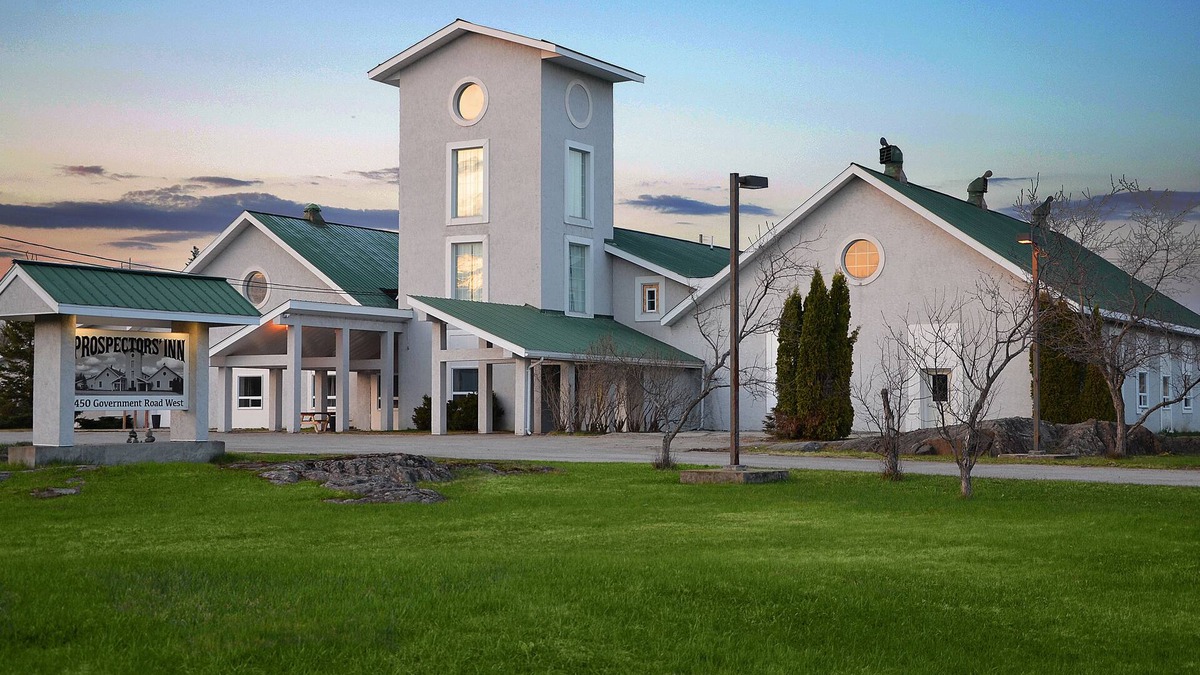 Timiskaming District Hotel | Prospectors Inn
