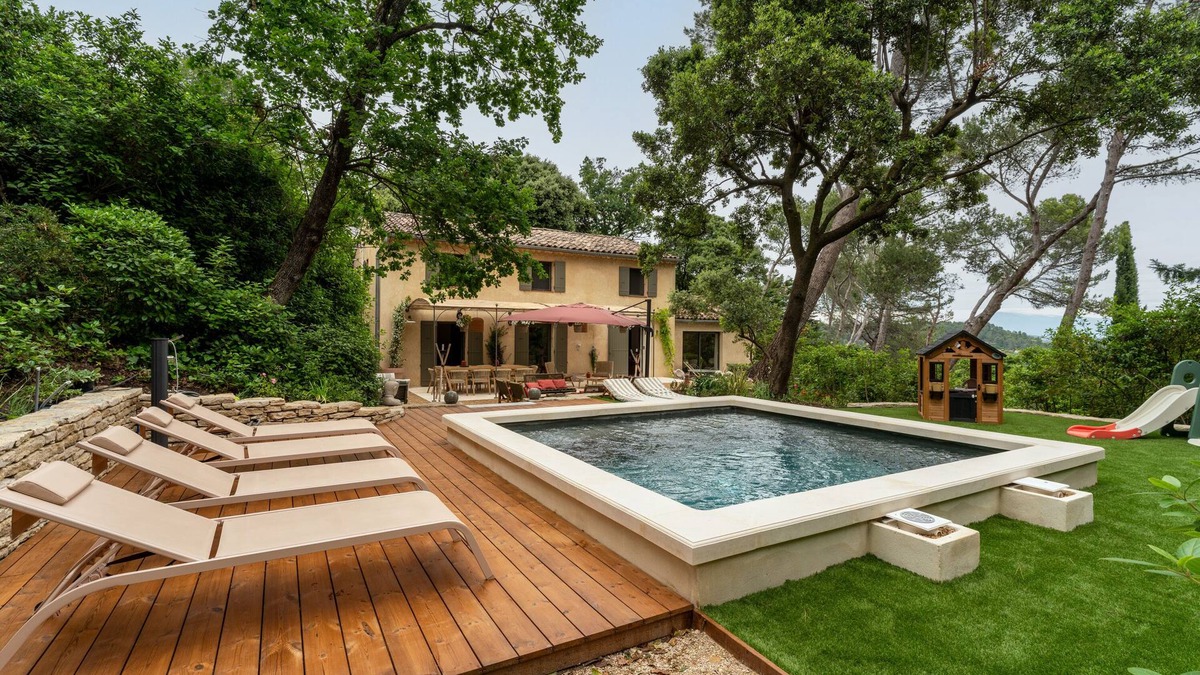 Villeneuve-les-Avignon Villa | Provencal villa 200m2 fully air-conditioned swimming pool with beautiful view of Ventoux