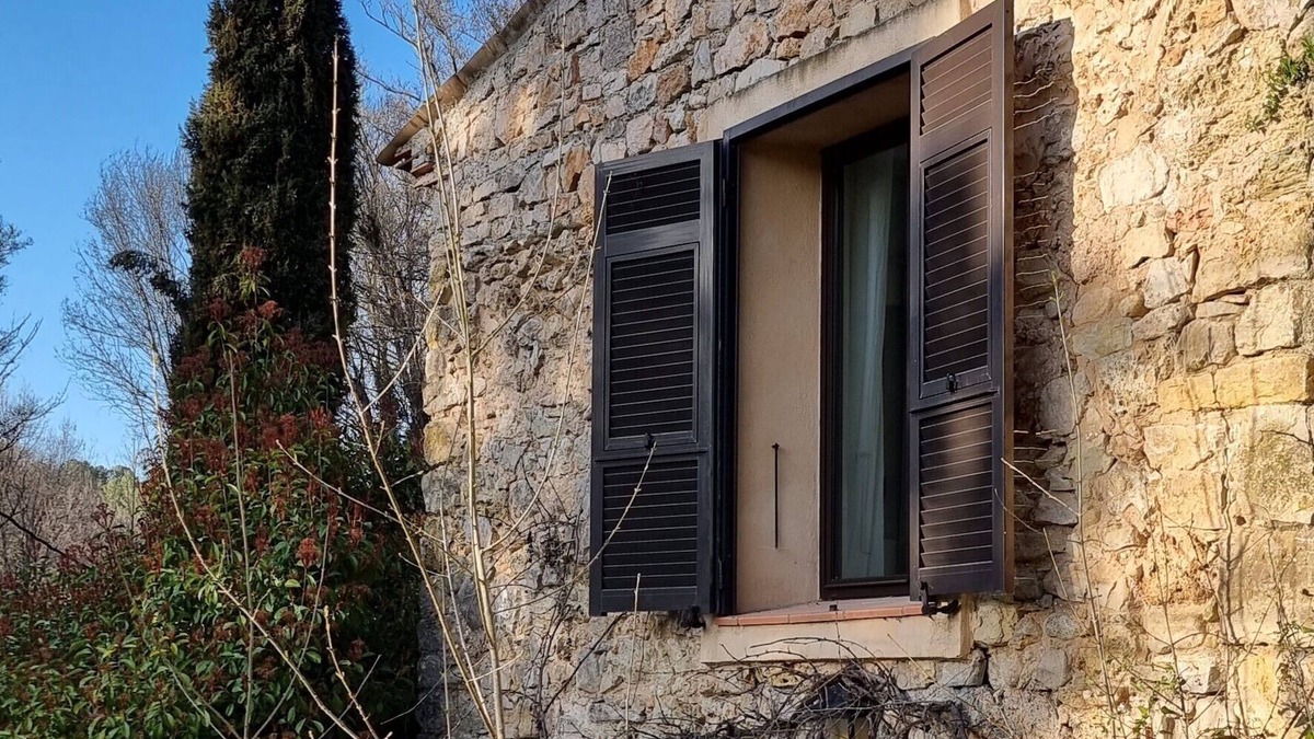 Entrecasteaux House | Provencal house by the river