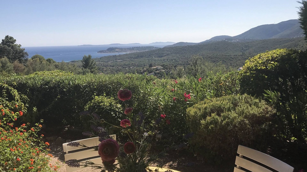 La Croix-Valmer Villa | Provençal villa with stunning view, close to beach, free Wifi
