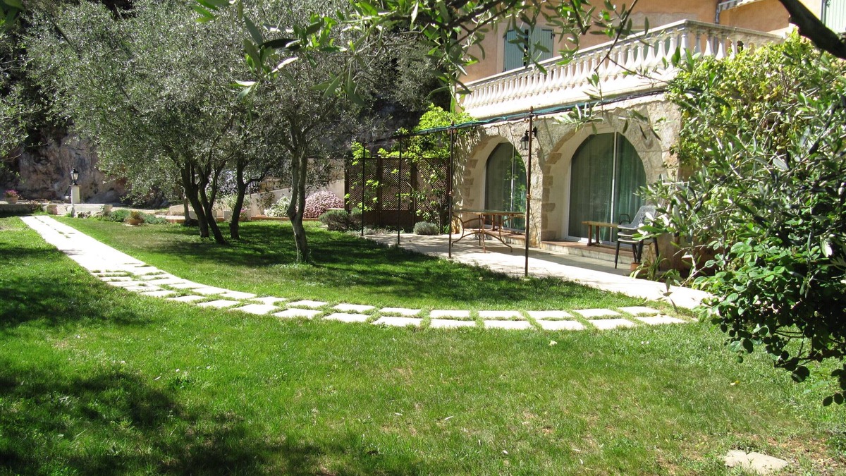 Speracedes Villa | Provencal villa in Cabris, between sea and mountains.