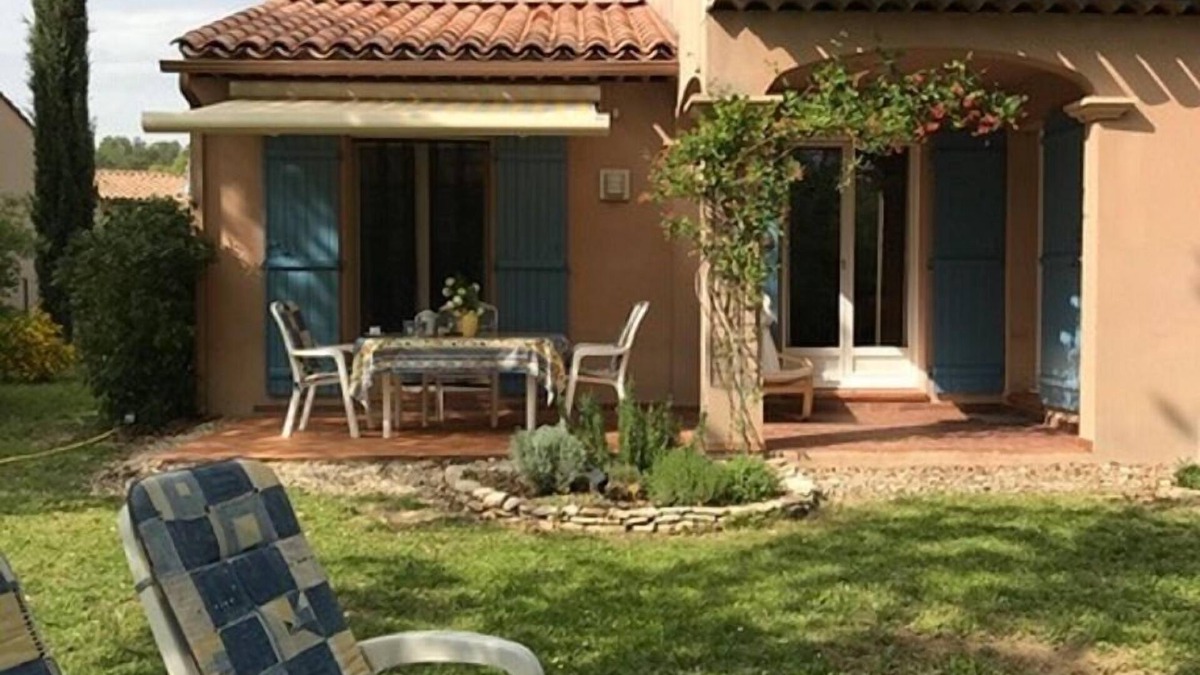 Pierrevert Villa | Provencal villa - Orée du Golf - Pierrevert
