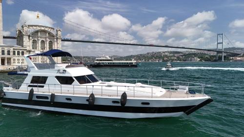 Arnavutkoy Boat Rental | Pruva Yacht