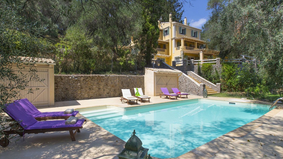Limni House | PUCK-A Cozy Studio at IL Giardino Segreto Di Prospero