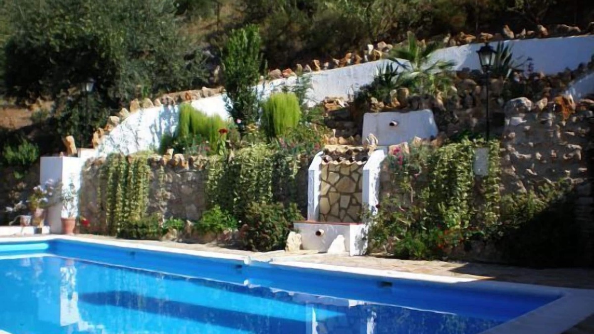 Carcabuey Ski Chalet | Puente Piedra Rural Cottage for 8 people