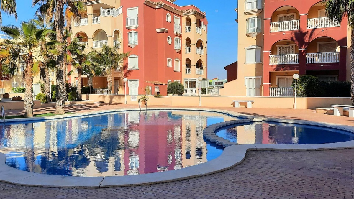 Los Alcazares Apartment | Puerto Marina 3 bedroom 2 bathroom ground floor apartment with large terrace.