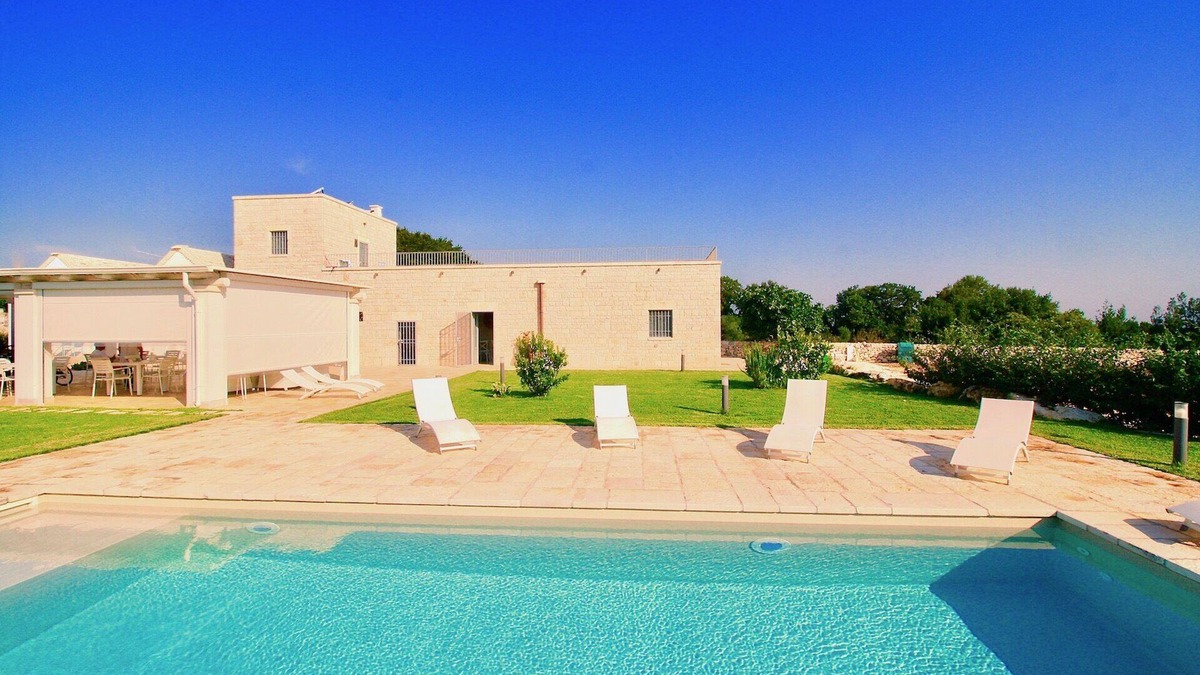 Alberobello Villa | PUGLIA BELLA - Five Bedroom Villa, Sleeps 11