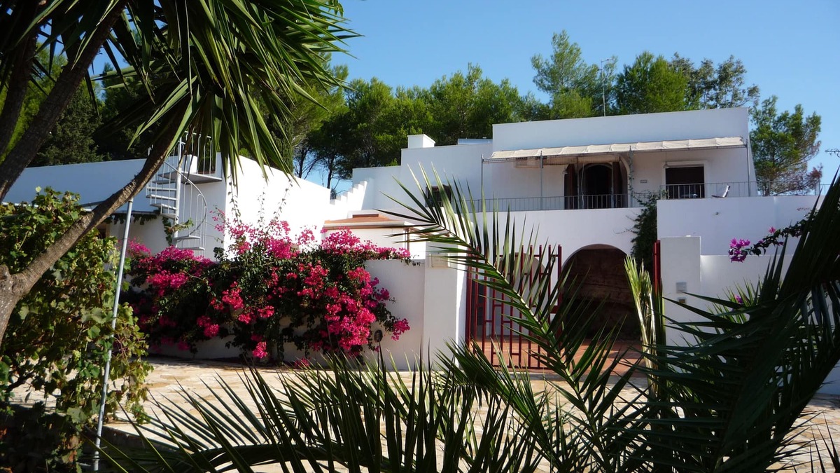 Torre Pali Villa | Puglia sea view Villa Morocco very near Salento beaches: Apartment Buganvillee