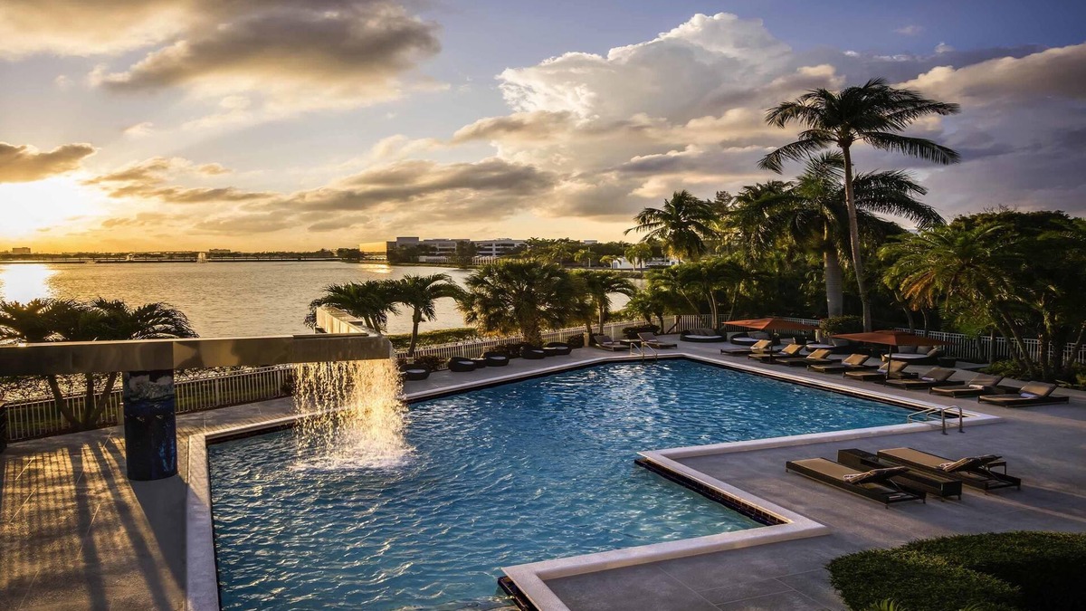 Ludlam Hotel | Pullman Miami Airport