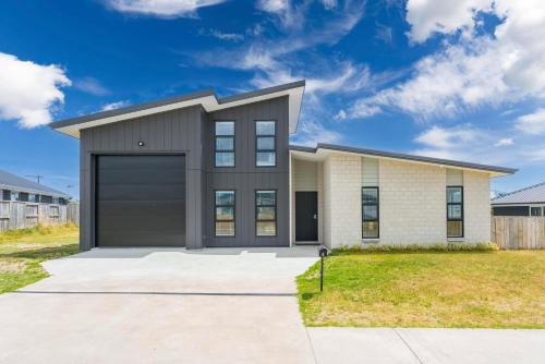 Wharewaka House | Puna Rise - Taupo Holiday Home