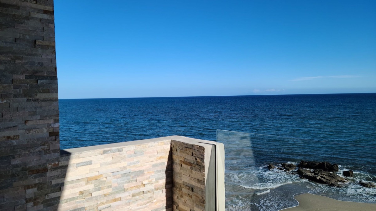 Bravone House | Punta di mare, a waterfront residence