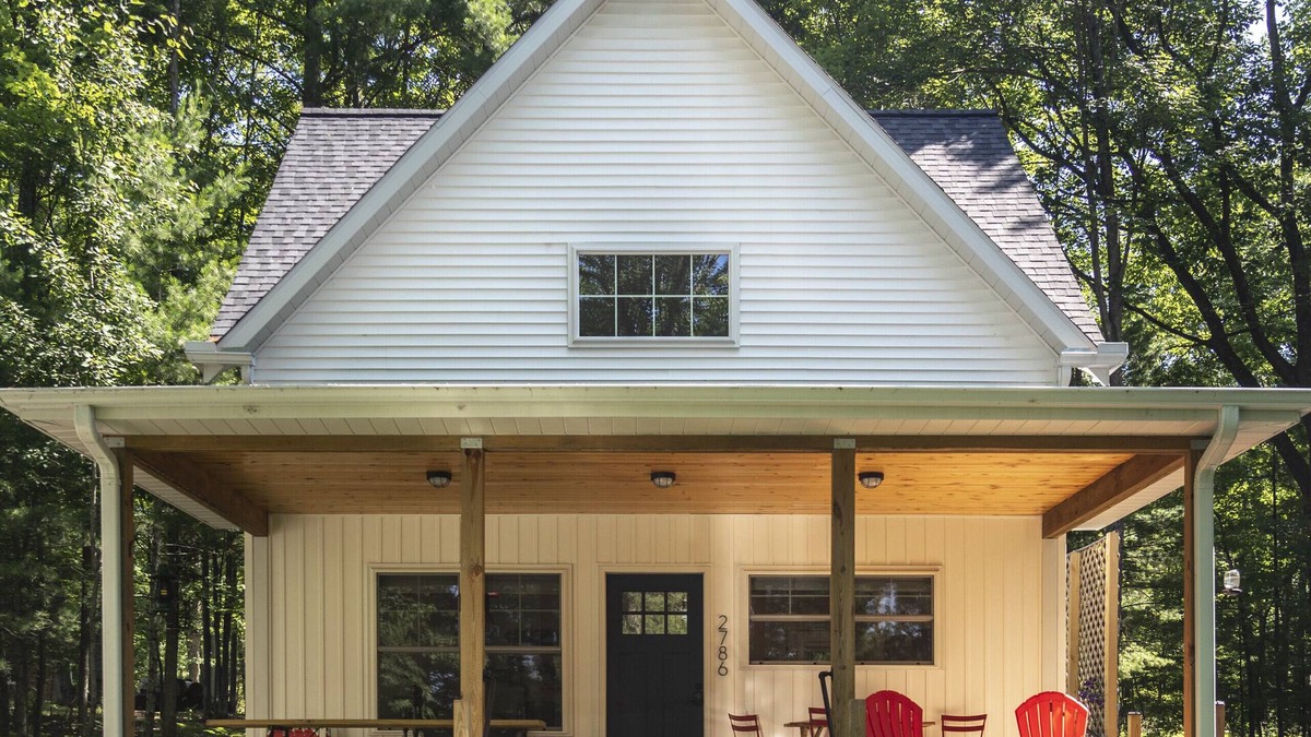 Mayfield House | Pura Vida Cottage on Chandler Lake