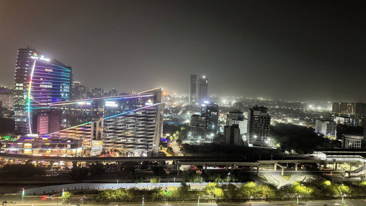 Greater Noida Apartment | Pure Heaven Stay By Buddies Home