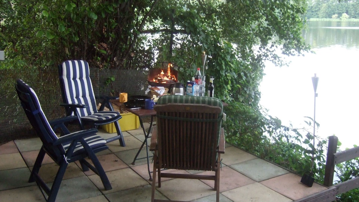 Wunsdorf House | Pure idyll: own fishing and jetty, boat, lake access