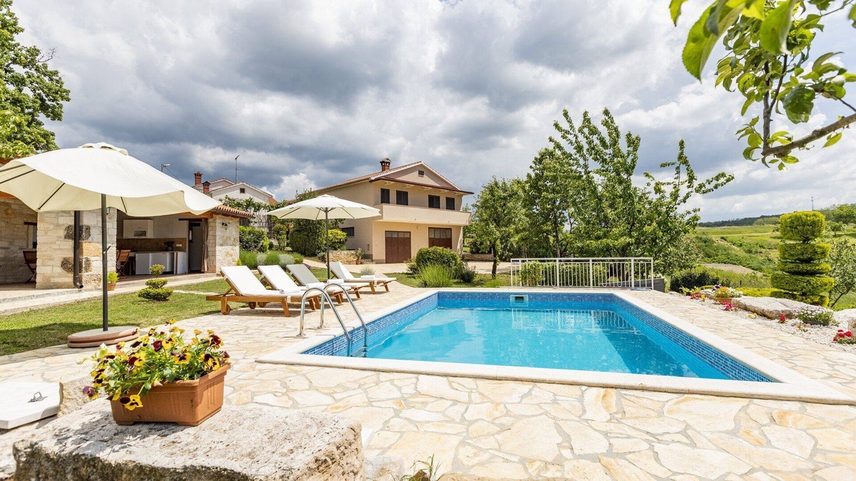 Karojba House | Pure relaxation - country house with pool