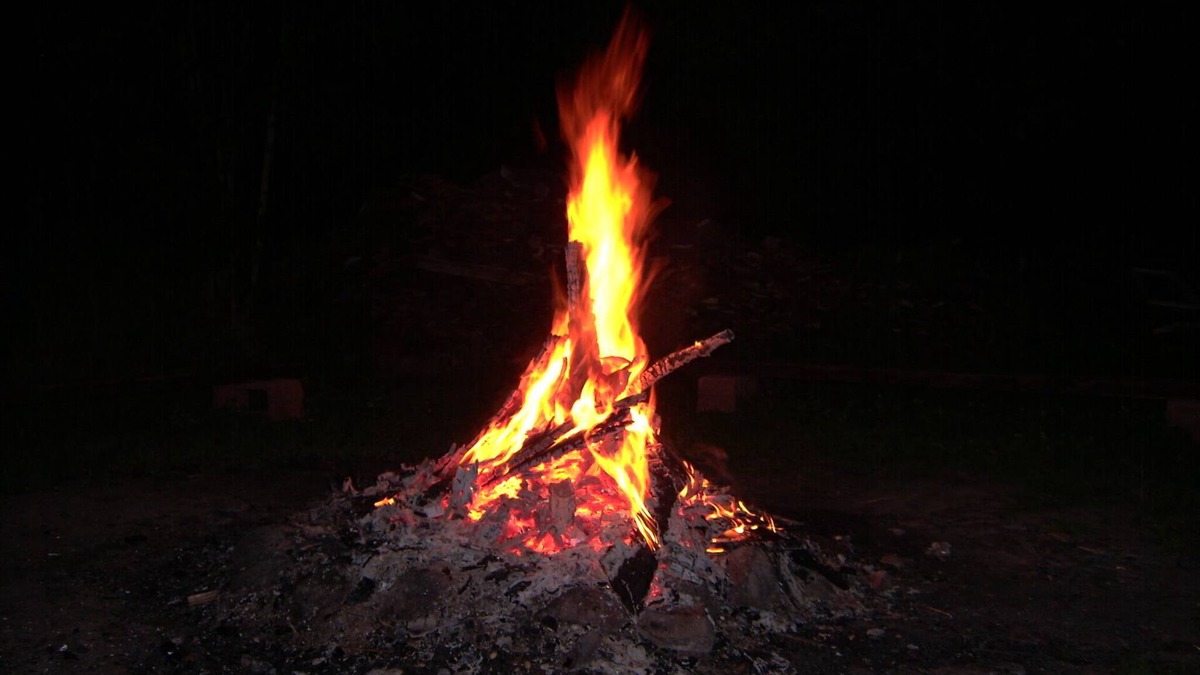 Crussow Apartment | Pure relaxation: first floor apartment, sun terrace with barbecue & fireplace, sauna