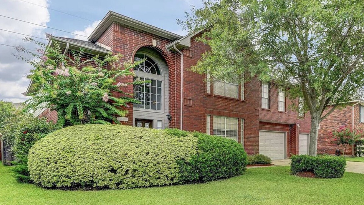 Missouri City House | PureLife Master-suite/Your Home Away From Home!