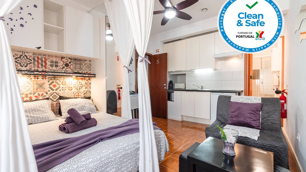 Peniche de Cima Apartment | Purple Studio 100 meters from Peniche Beach