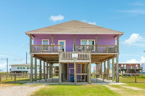 San Luis Beach House | Purple Paradise Beachy Fun Bay Beach Views