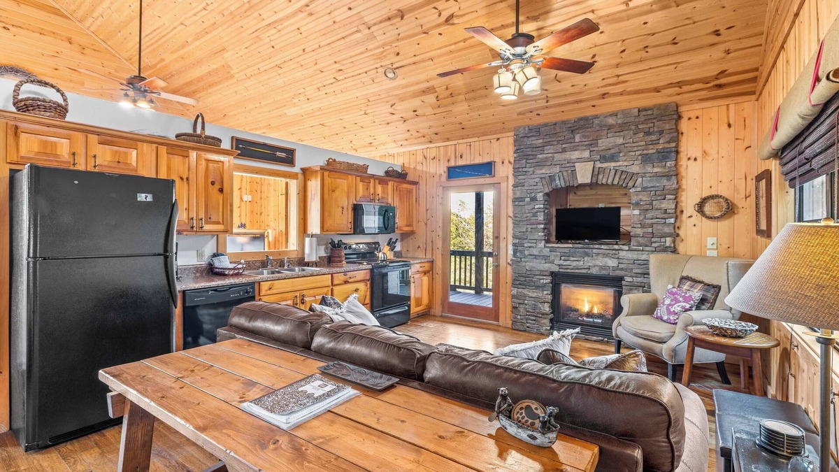 Cleveland Cabin | Purpleaire - Witness the Sun Rise and Set from Above Alpine Helen