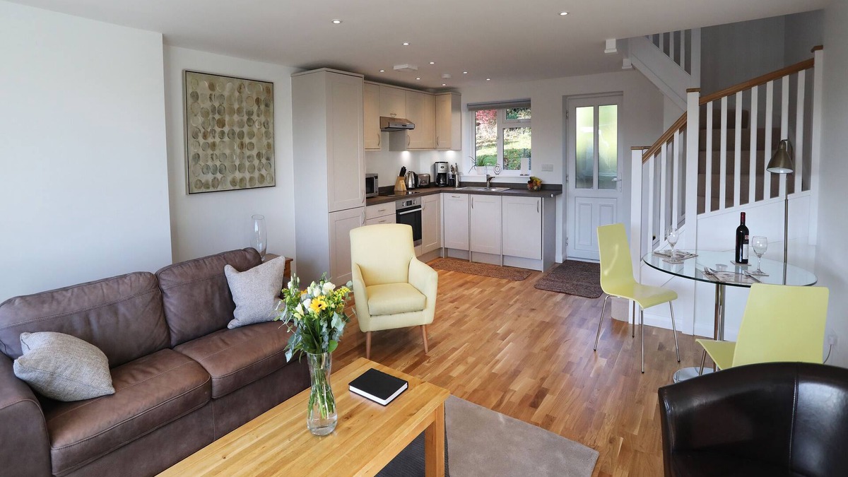 Marlow Apartment | Purpose built, comfortable, one bed apartment walking distance of Marlow