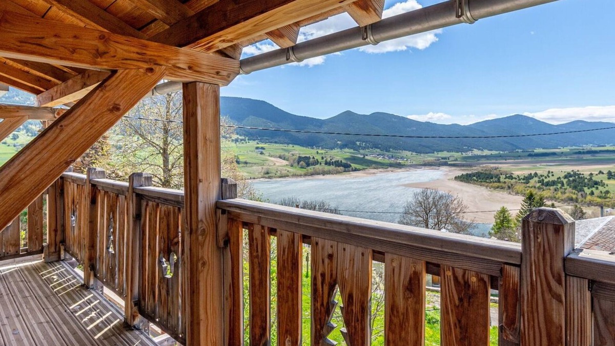 Puyvalador House | Puyvalador House – Mountain Charm, Stunning Lake View, 10 min from Ski Slopes
