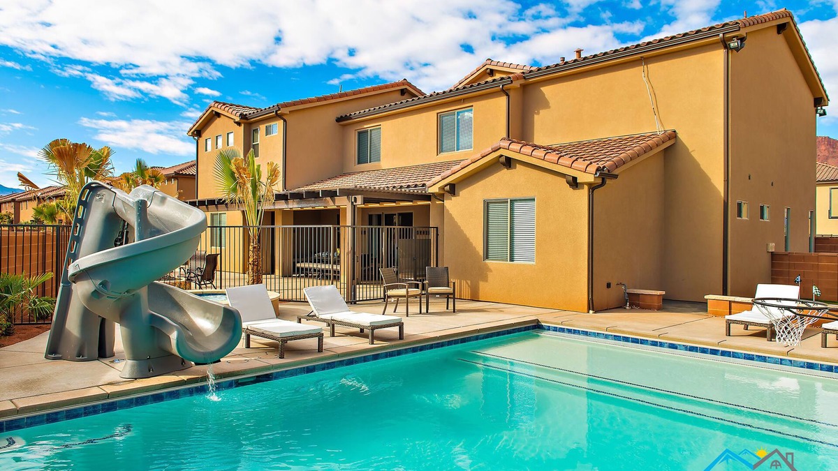 Santa Clara House | PVZ 98| Huge Holiday Home **CYBER MONDAY SALE** Message us for huge discount!
