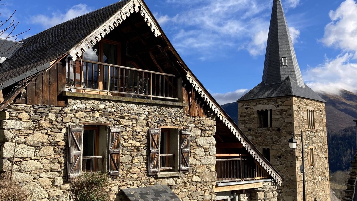 Garin Ski Chalet | Pyrenean stone chalet 10 minutes from the ski slopes, ideal for hiking.