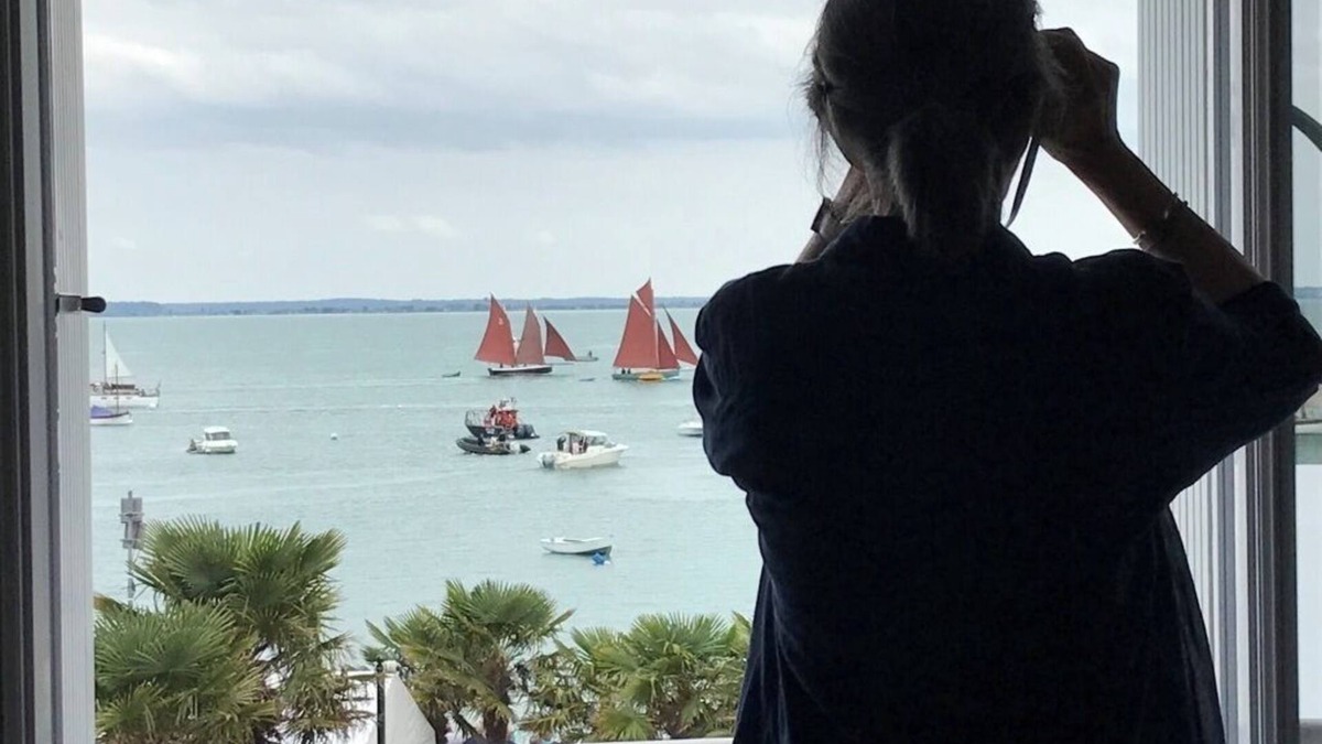 Cancale Apartment | Quai 22 in Cancale: unobstructed view of the sea, facing the bay of Mt-St-Michel