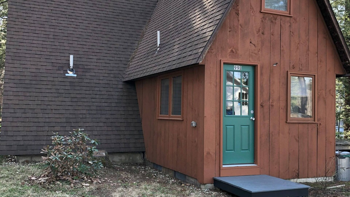 Spencer Cabin | Quaint 2-bedroom waterfront Aframe cabin