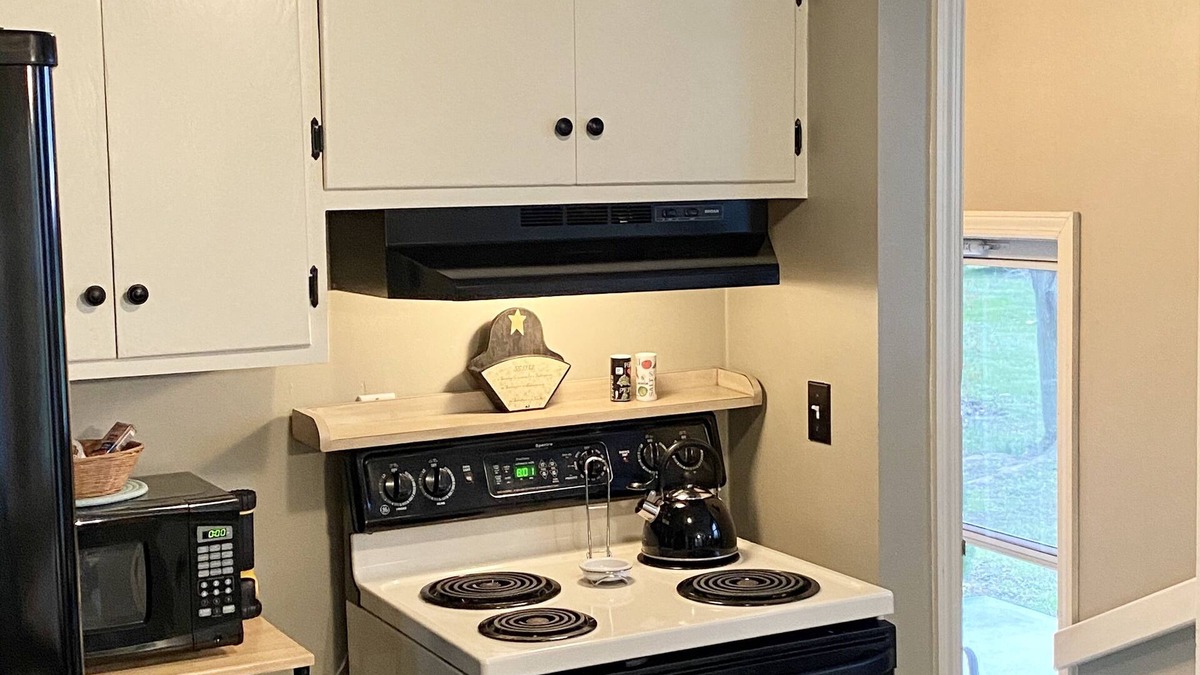 Quarryville Cottage | Quaint & a Big back yard 2-bedroom cottage just 18 minutes from Dutch Wonderland