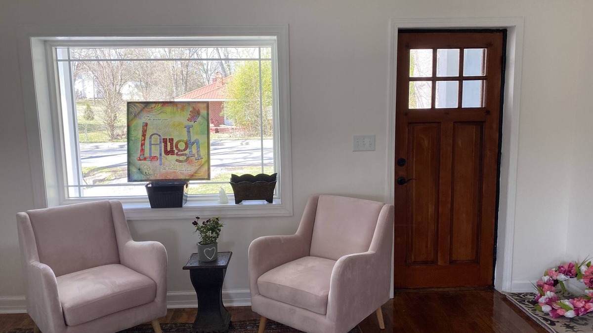 Abingdon Cottage | Quaint Abingdon Cottage Downtown 420 East Valley Street
