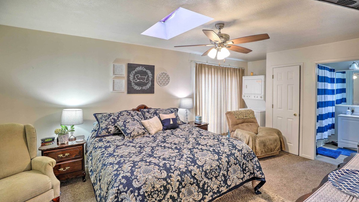 Akron Apartment | Quaint Akron Studio - Near Parks & Hunting!