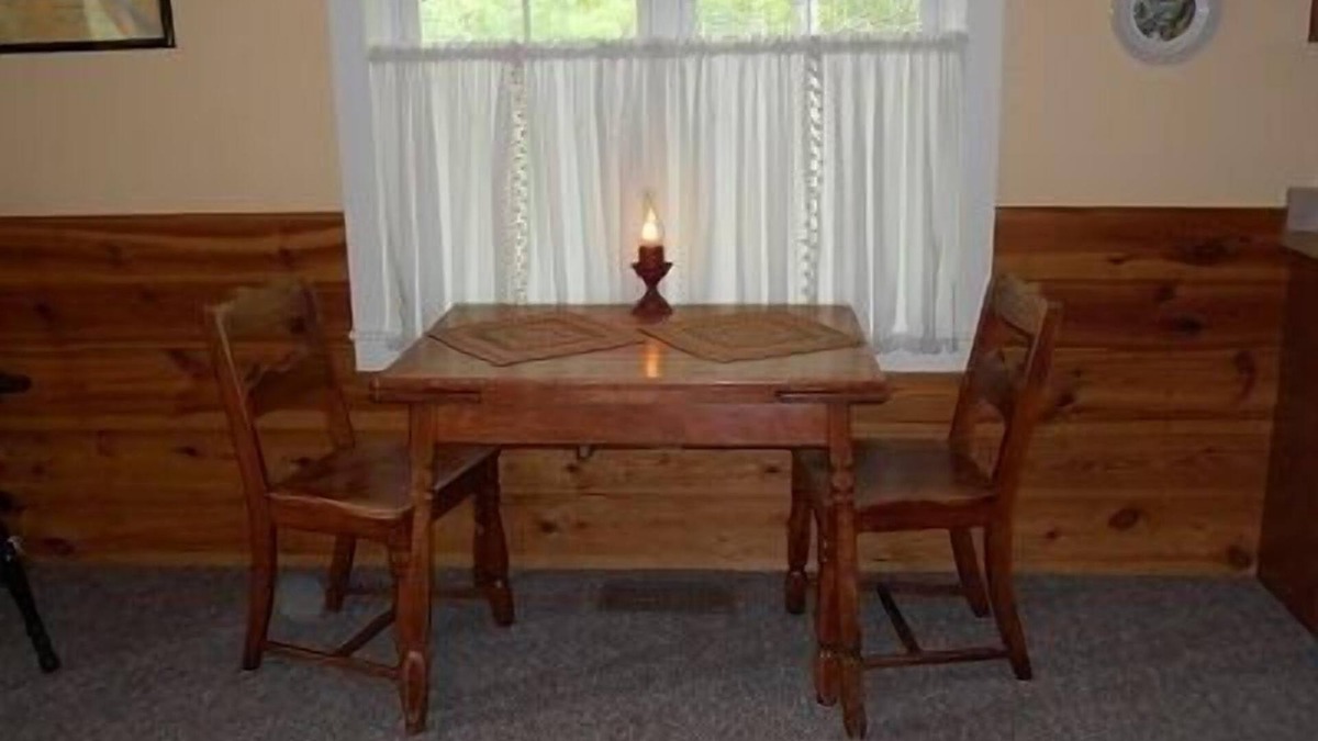 Gilford House | Quaint And Cozy Cottage Nestled In The Heart Of All The Lake Has To Offer