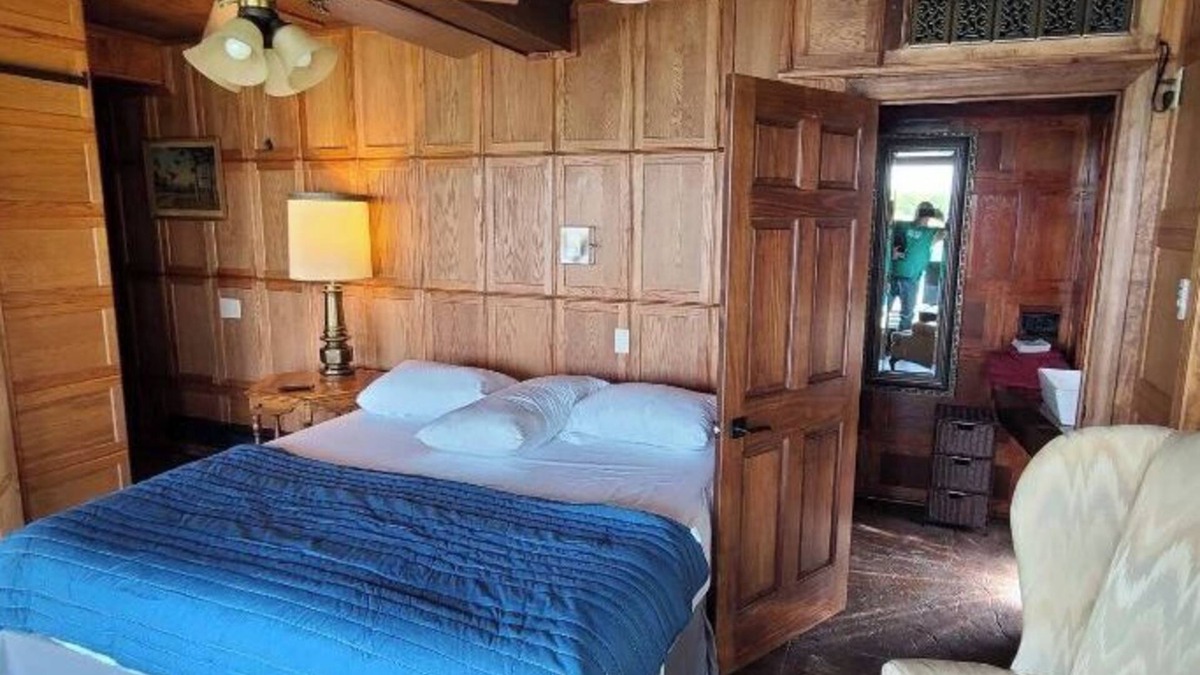 St. Joseph Cabin | Quaint and peaceful waterfront cabin Unit 1